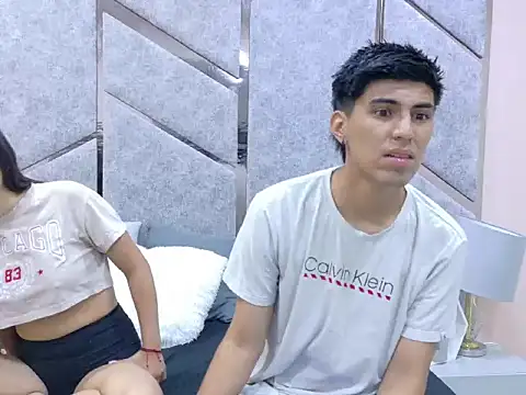 Lily y Finn online show from November 22, 12:30 pm