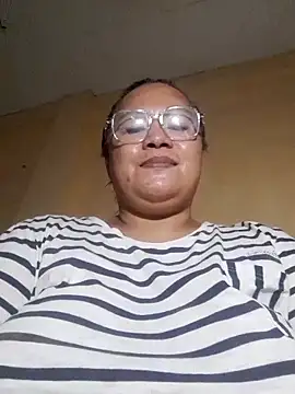 loriepinay46 online show from June 18, 9:14 am