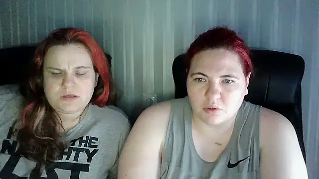 HollyXXEva online show from January 13, 9:41 pm