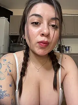 Lovynna online show from March 3, 9:32 pm