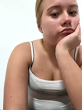 Sandraxoxox online show from November 22, 1:36 pm