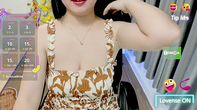 Hali Sweetgirl online show from April 11, 7:45 am