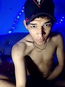 Luigi cumming1 online show from December 16, 6:25 pm