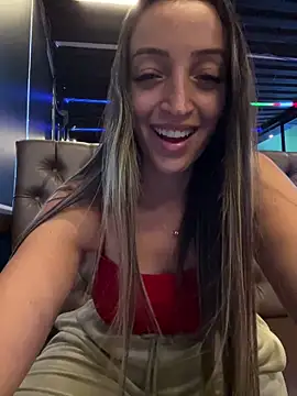 BelleLouise13 online show from April 13, 8:31 pm