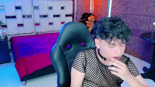 lunabustygirl online show from February 6, 9:29 pm