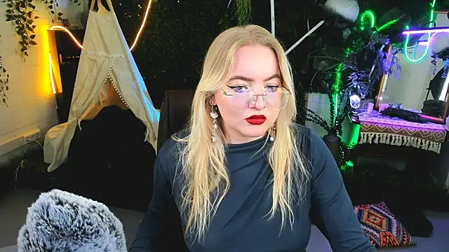 EllaPower online show from November 18, 3:13 pm