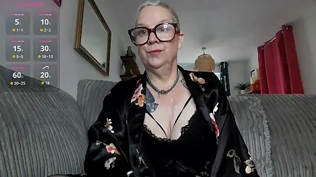 missyb x online show from December 17, 1:26 pm