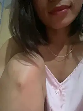 Trangbabylove online show from July 28, 8:52 pm