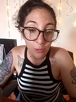 Melinerd online show from December 22, 7:17 pm