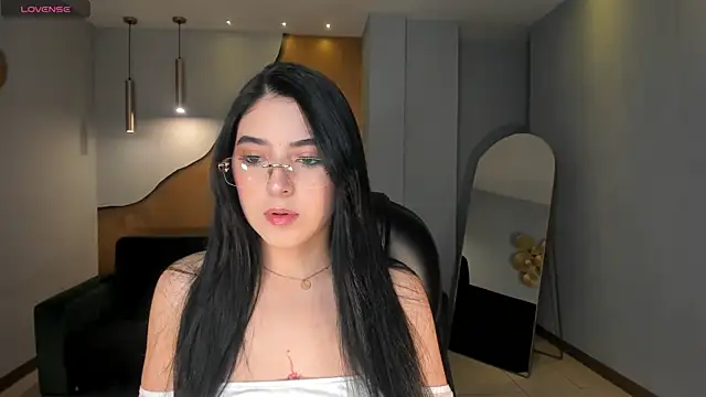 HaileyRoss  online show from June 3, 1:07 am