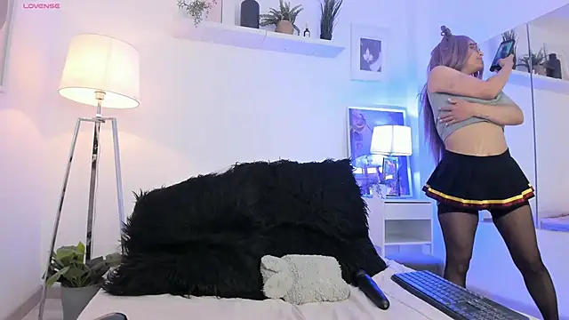 Miluu dh online show from December 15, 2:55 pm