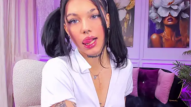 YasminWild online show from February 10, 4:59 am