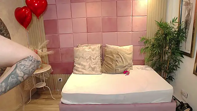 SpicyCarlaXX online show from February 12, 7:48 pm