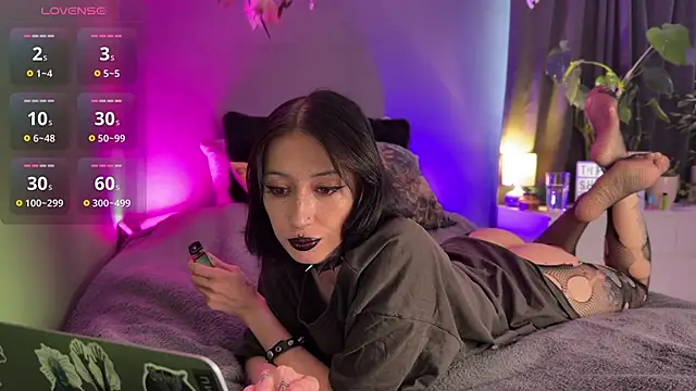 inked witch online show from April 12, 11:02 am