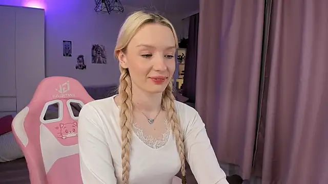 Tiffany Paw online show from March 25, 3:23 am