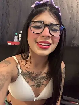 Dannii- online show from February 17, 1:05 am