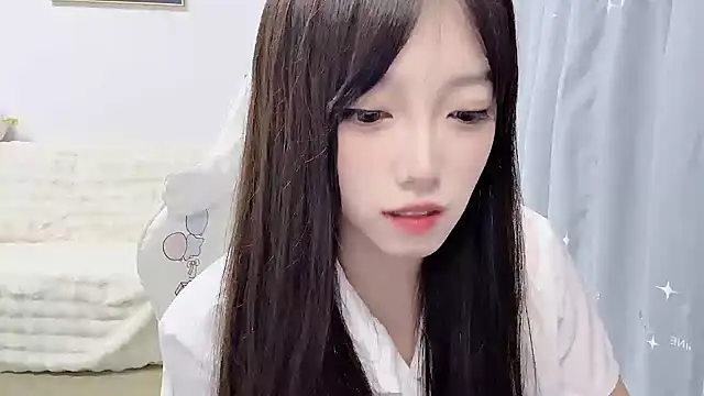 yuyayayu online show from February 3, 1:16 pm