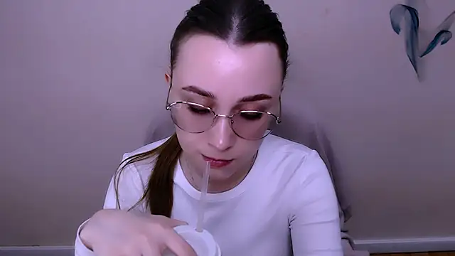 MillaTems  online show from April 6, 10:49 am