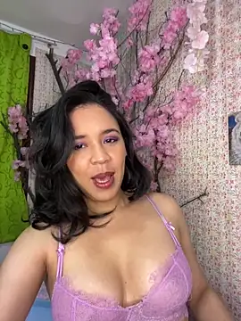 Esmerald 1111 online show from April 9, 10:09 am