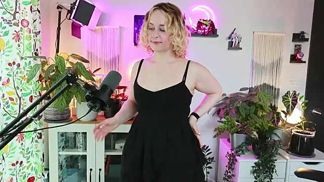 xzoeyryanx online show from July 20, 4:30 pm