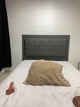 Ashley Bradley  online show from November 22, 7:22 am