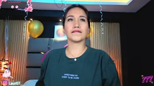 Lauroberts7 online show from March 13, 4:03 am