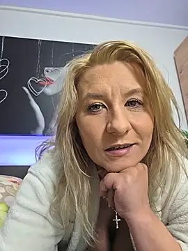 KaylinJan online show from May 30, 3:59 am