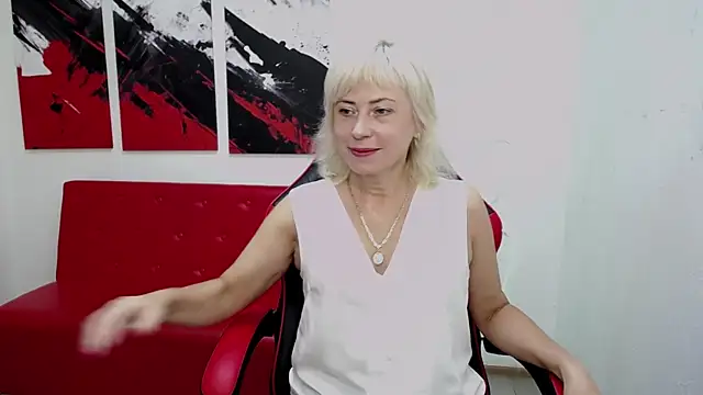 LaurenWishy online show from July 12, 5:30 am
