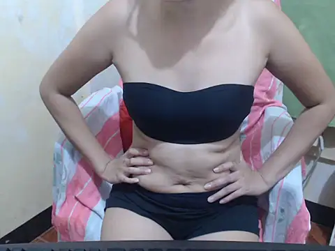 HotAsian Yazzi69 online show from December 13, 8:26 pm