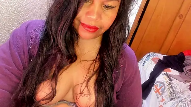 ebonycamelia online show from May 5, 10:02 pm