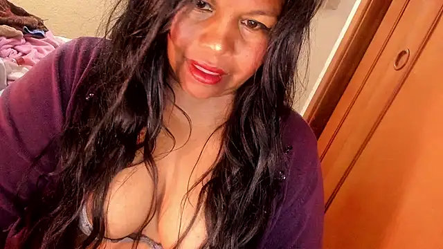 ebonycamelia online show from June 9, 6:18 pm