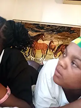 YELLOW-MELLO online show from January 12, 6:40 am