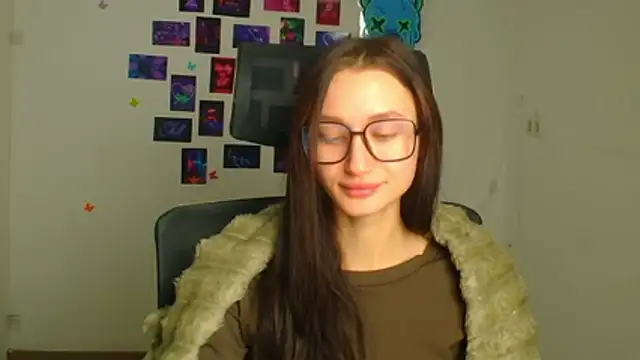 Stella XO online show from February 4, 7:00 am