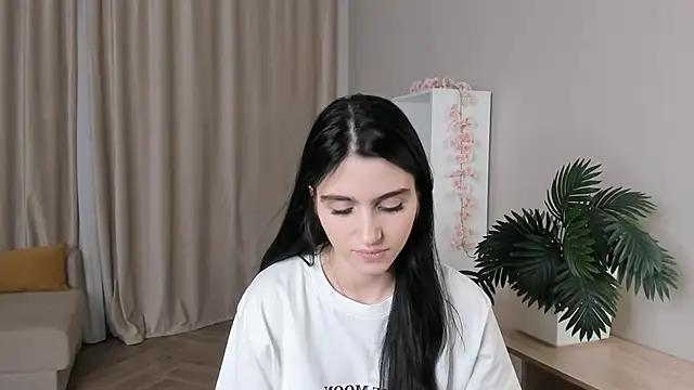 MonaChim online show from November 27, 6:33 pm