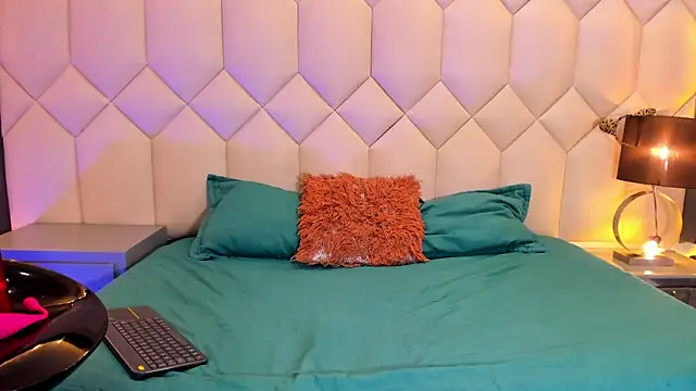 ChloeeScott online show from November 22, 1:47 pm