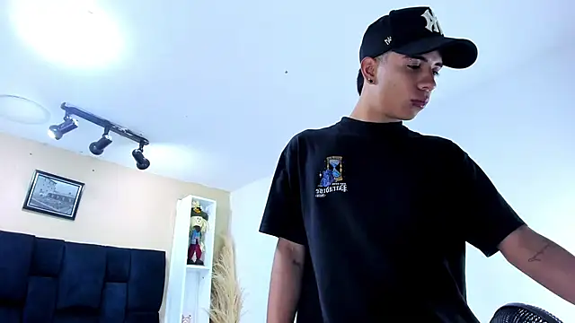 DamianAndMAximoo online show from November 25, 12:18 pm