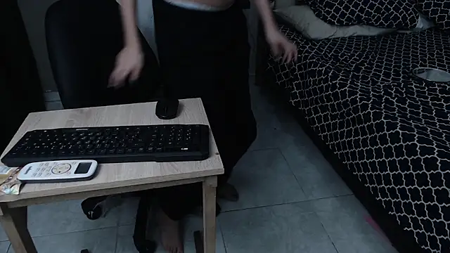 sweett love  online show from December 3, 2:03 am