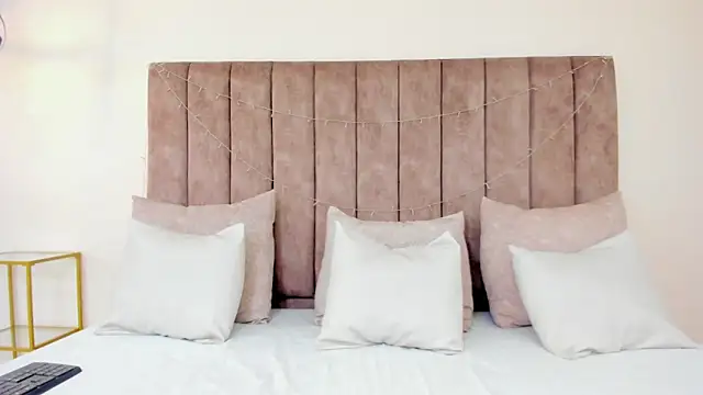 luna jacksonn online show from December 20, 10:25 pm