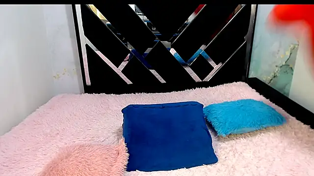 BlueLove19 online show from November 25, 2:19 pm