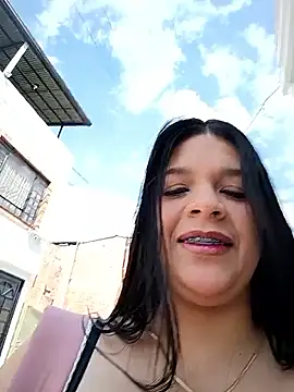 Layla-daring online show from January 18, 7:10 pm