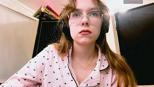 LouettaTornese online show from November 24, 1:02 pm