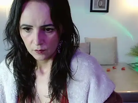 Juliana  lx online show from February 4, 1:58 pm