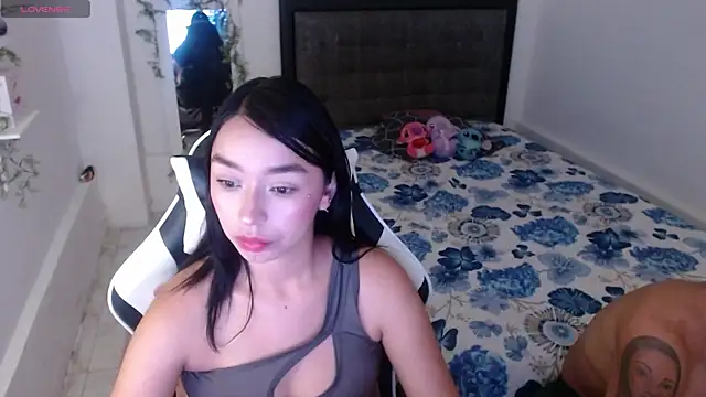 Ariel Laurentt online show from July 18, 4:49 am