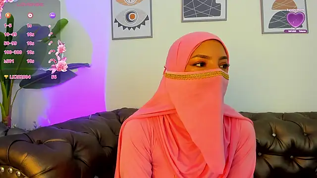 layla Habid online show from November 24, 8:33 pm