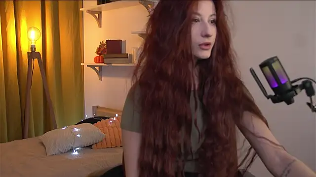 caty cuddly online show from December 2, 11:29 pm