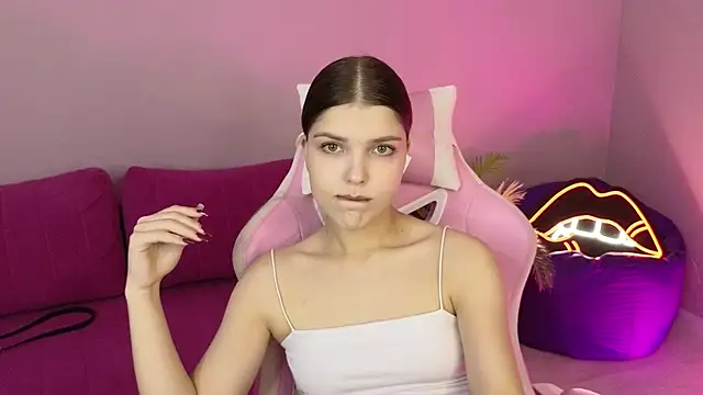 Sierra Maddison online show from November 24, 6:04 am