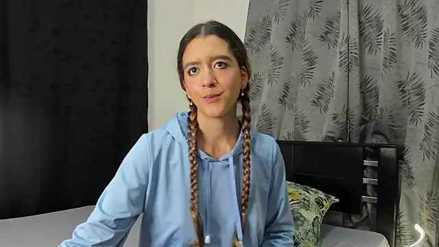 Violeta Gracee online show from March 29, 2:21 am