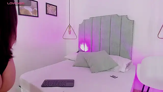 ScarlettWhitmore online show from November 28, 4:59 am