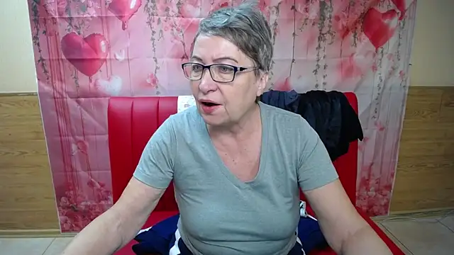 OlgaLuck online show from February 3, 6:00 am