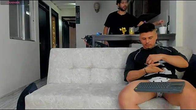 heteros curious online show from November 26, 3:46 pm